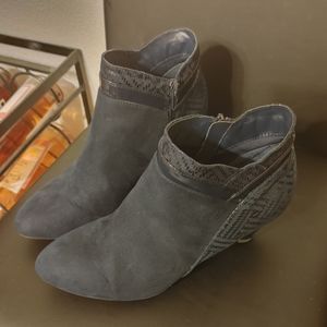 Women's Cahleb Faux Suede ankle boots